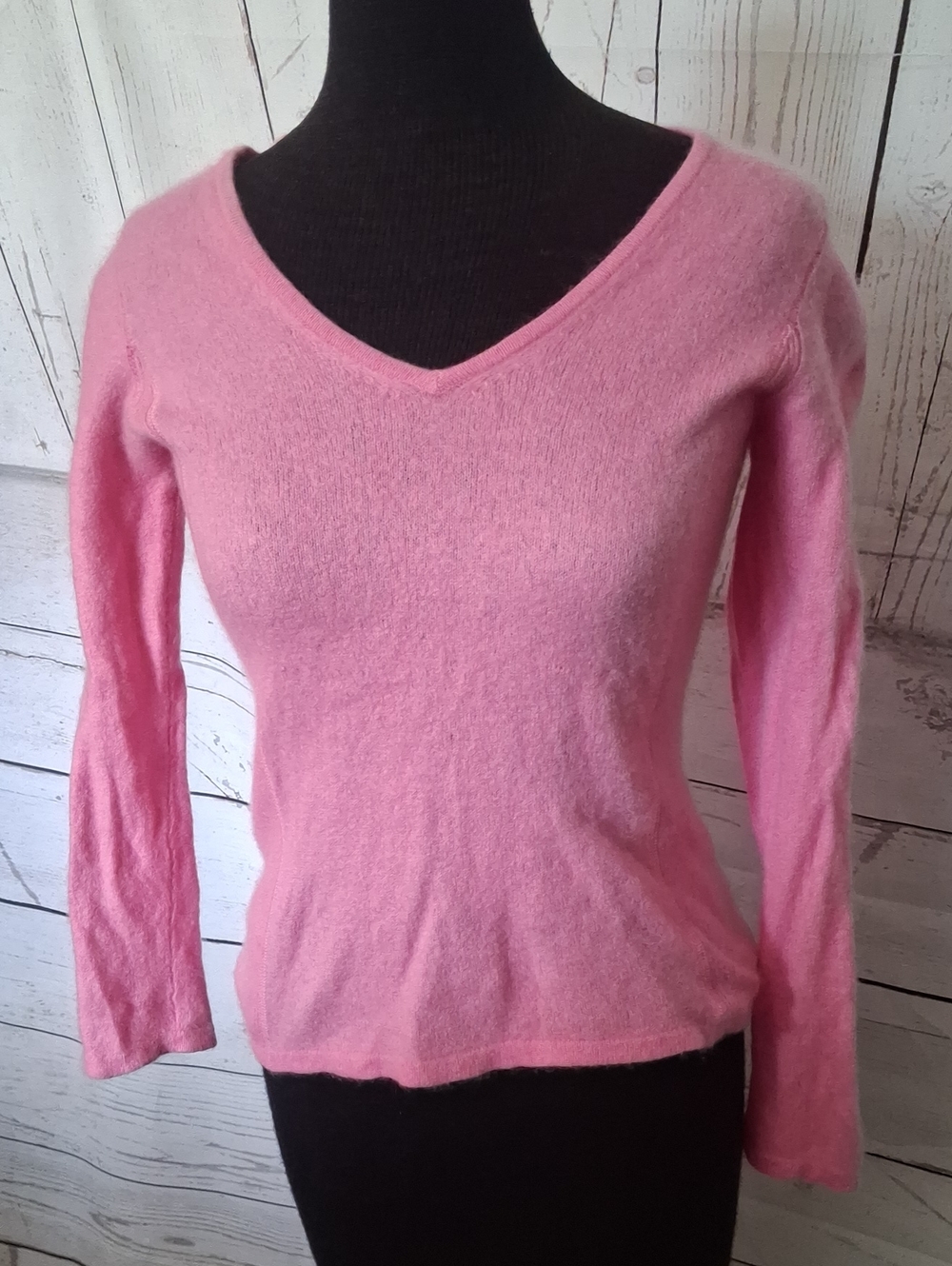 Pure Collection Women's V-Neck Bubblegum Pink Cashmere Sweater Size 4